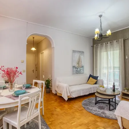 アパート Helena Aparment