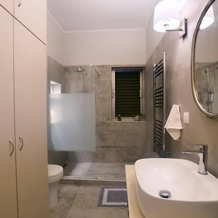 Helena Aparment アパート Anemómylos