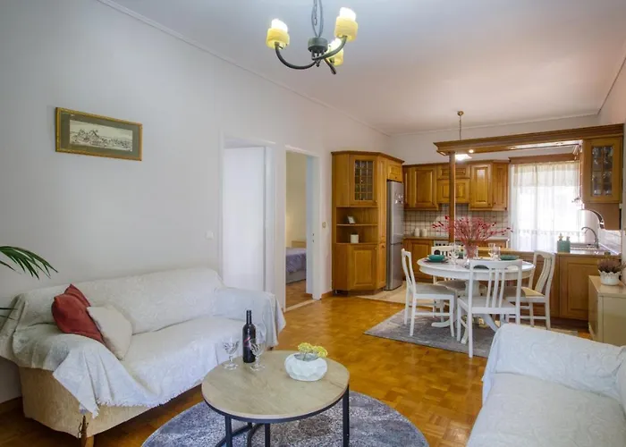Helena Aparment *