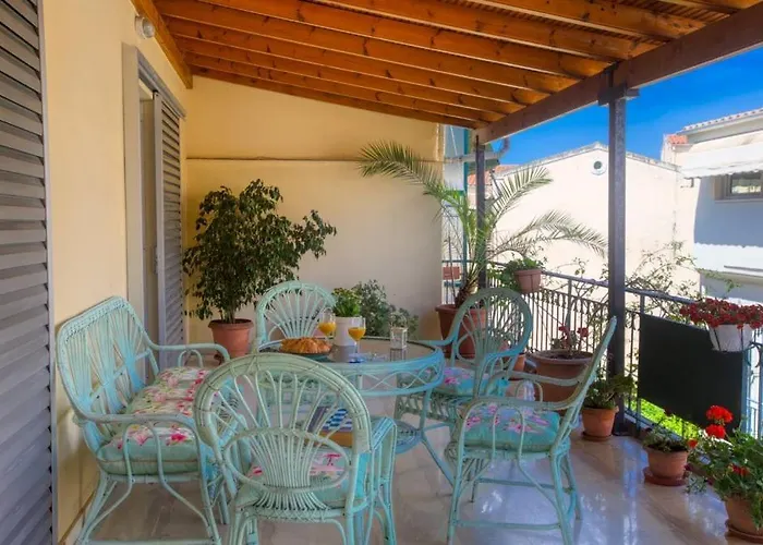 Helena Aparment * Anemomylos
